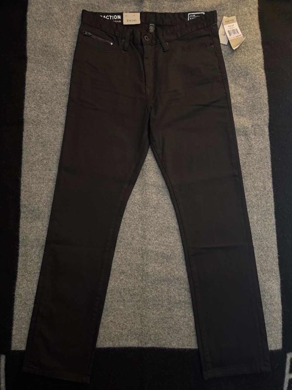 KENNETH COLE REACTION Bleeker Slim 32x30 Black Jeans NWT